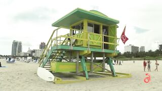 La Santiaguera y la Venezolana calienta Miami Beach con sus bikinis