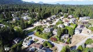 Ocean Beach Esplanade, BC - Neighbourhoods of the Sunshine Coast