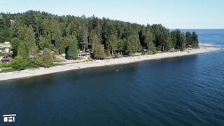 Ocean Beach Esplanade, BC - Neighbourhoods of the Sunshine Coast