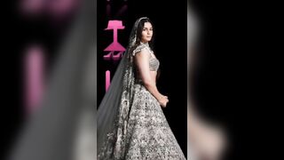 Alia Bhatt ne pehna Manish Malhotra ka lehenga #fashion #bollywood #celebrity #aliabhatt