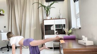 Stretching at home 2 minutes (Part3)