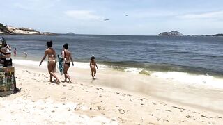 ???????? Hot day at Ipanema beach Brazil | beach walk 4k