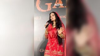'Gadar2' Star Ameesha Patel से कहा गया, "क्या आपने खुद को Instagram पर देखा है"