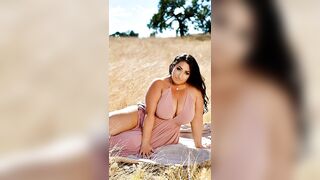 Amber Nova..Biography,Plus Size Model | Curvy Instagram Stars | Fashion Celebrity Wiki