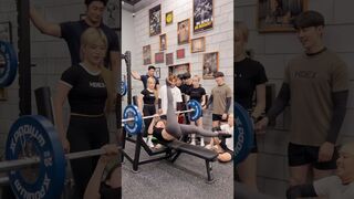 헬스장에서 다리찢기를⁉️???? Barbell Challenge