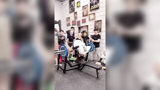 헬스장에서 다리찢기를⁉️???? Barbell Challenge