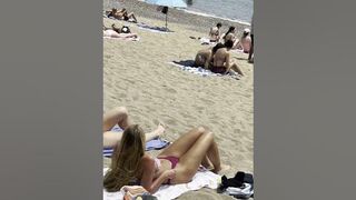 ???????? Hot day at Barcelona beach Spain