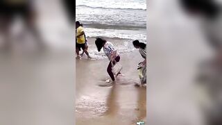 Thookam mukyama beach mukyama????? #youtube #swv #tamil #trending #comedy #funny #shorts