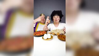 Spicy Noodle Challenge | King and beggar's fun spicy fried chicken ASMR MUKBANG #shorts