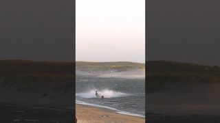 Kitesurfer Crash Hard Near The Beach ????????