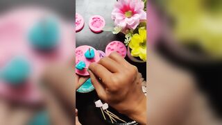 मम्मा ne instagram pai dekh ke banaya chocolate flower????????????????#instagram #chocolate #flowers #shorts