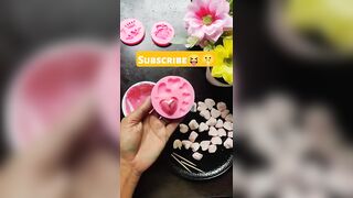 मम्मा ne instagram pai dekh ke banaya chocolate flower????????????????#instagram #chocolate #flowers #shorts