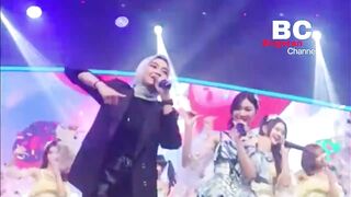 Luwes Banget , Salma Salsabil Joget (Koreo) Bareng JKT 48