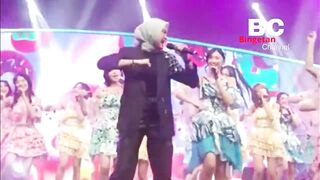 Luwes Banget , Salma Salsabil Joget (Koreo) Bareng JKT 48