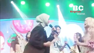 Luwes Banget , Salma Salsabil Joget (Koreo) Bareng JKT 48