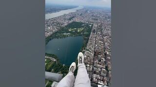 Tag a friend that you’d do this with!????????✨ #newyork #travel #bucketlist #summeractivities #fly