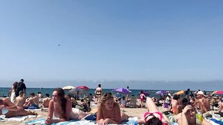 MUST SEE ???? THE HOTTEST DAY ???? on Barceloneta beach 4k Spain Beach Walking Tour