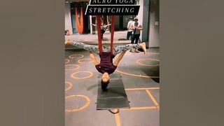 Stretching #fitness #yogaworkout #gym #yogaexercise #yogateacher #workout #yogafitness