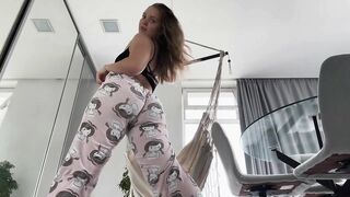 kissingk twerk in pajamas