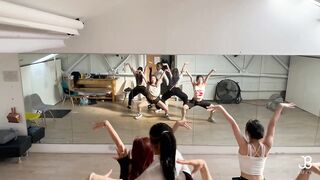 How To Twerk / MIYEON (미연), YUQI (우기) | Juju Bon Choreography