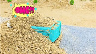 Compilation of excavator dump truck and tractor playing in the sand - Toy car story