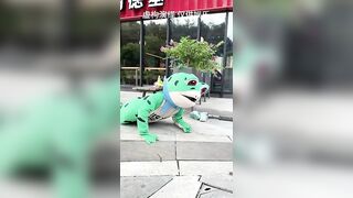 Internet celebrity frog, frog doll, DOU assistant, Douyin assistant