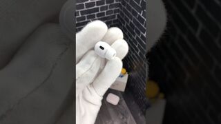 Чёрные точки ???? #airpods #наушники #shot #tiktok