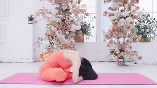 Hot Yoga - Yoga and Gymnastics Full Body Stretching