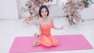 Hot Yoga - Yoga and Gymnastics Full Body Stretching