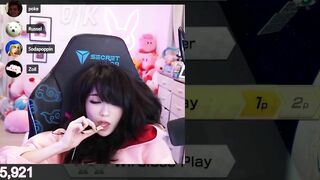 Emiru Fell Asleep On Stream For 10 Minutes Straight