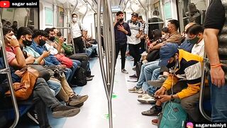 अरे बप्पा रे! Funny Prank In Metro ????। Epic Public Reaction ????। Metro Prank। Sagar Saini