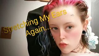 Stretching Ear Lobes From 13MM To 14MM