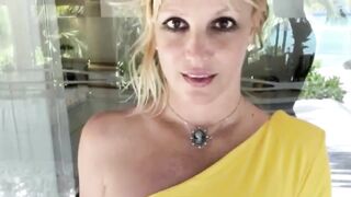 Britney Spears Fans Freak Out After She Deletes Instagram