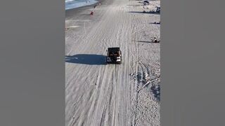 Drone footage of Jeep driving down New Smyrna Beach.#drone #beach #jeep