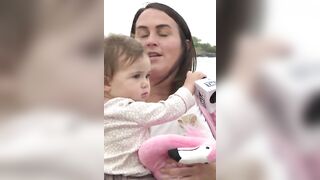 Flamingos make stop at Wisconsin beach, stun onlookers