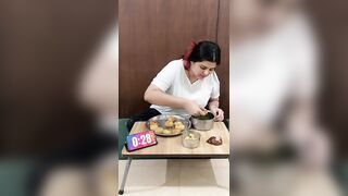 30 sec pani puri challenge!???? #yrshorts #challenge #panipuri