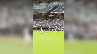 ATL Braves Blooper Stretching W/ Cubs Players