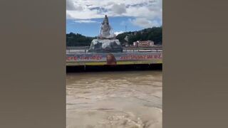 Parmarth Niketan Rishikesh #youtubeshorts #shortsviral #viral #travel #vacation #rishikesh #cute