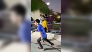 Uffff ya bachy kha se a gye beach ma???????????????????? #youtubeshorts #skating #ayazskatingclub