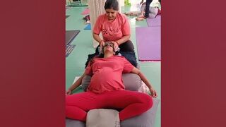 In #yogapeace, pregnant women can experience yoga therapy with a bluster