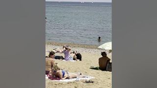 ???????? Hot day at Barcelona beach