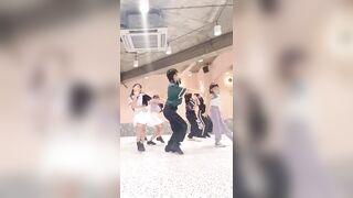 KPOPダンスレッスン????詳細はInstagram@kaedekawamura_danceからチェック✅ - 河村楓 #shorts