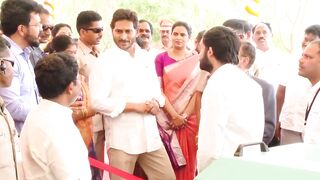 సీఎం జగన్ ట్రాక్టర్ నడిపి అదరగొట్టాడు | CM YS Jagan Launching Beach Cleaning Vehicles Inauguration