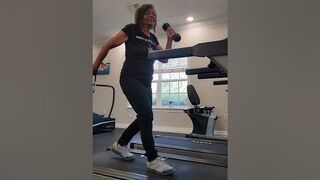 #shorts || Treadmill Workout With Weightlifting #dance #strengthening #fitness #pulls #stretching