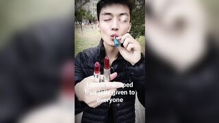 Lipstick-shaped fruit jelly given to everyone ???? #iceboy #tiktok #reels #mukbang #shorts #trending