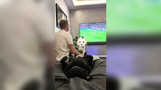 Mit Holger & Sohn Bundesliga schauen!???? MontanaBlack Instagram Story