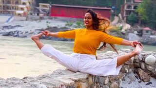 Yoga Asana at my favourite place- Rishikesh | Yoga with Urmi Pandya