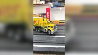 Auto World Peterbilt model, 359 truck and trailer item number CP7984