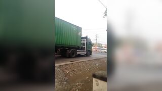 Truck hino trailer ???? Serba hijau #truck #shorts