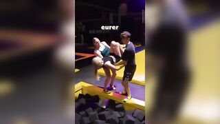 Kann ich meiner SCHWESTER einen BACKFLIP BEIBRINGEN? #turnen #challenge #funny #trampolin #backflip